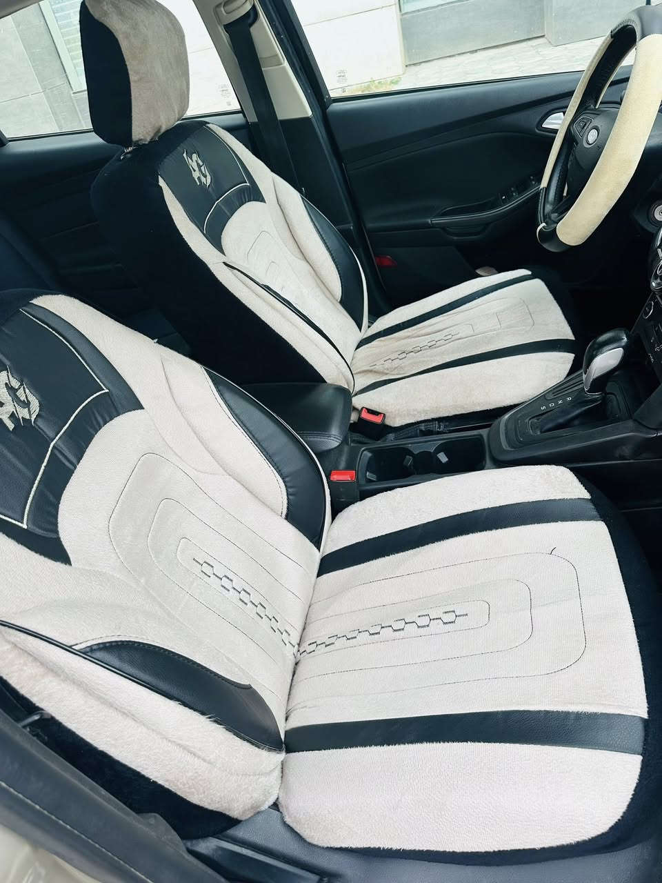 � للبيع أو المراوس – فورد فوكس أمريكي 2017 🚗

سيارة نظيفة جدًا وتستاهل، استعمال شخصي ومحافظة عالية.

المواصفات:
• موديل: 2017
• ماشية: 174 ألف كم
• اللون: ذهبي أنيق
• المحرك: 2000 سي سي
• فتحة سقف (تنتة)
• تحكم استيرن
• المحرك مكفول
• رقم: أربيل
• الحالة: ممتازة ولا تحتاج شيء

💰 السعر: 95 قابل للتفاوض للجاد

🔁 مراوس بـ هيونداي النترا موديل 2018 فما فوق
وممكن أدفع فرق حسب الحالة.

📞 للاستفسار: ***********
الجاد فقط، السيارة تشوفها تحبها.
والله يرزق الجميع
