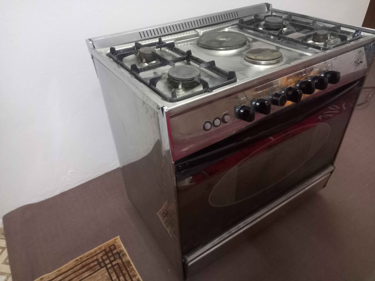 طباخ اردني للبيع شرط الشغل السعر ١٠٠ العنوان موصل حي الصدام بعد السيطرة عالشارع العام *********** *********** يوجد توصيل داخل الموصل موصل, نينوى
