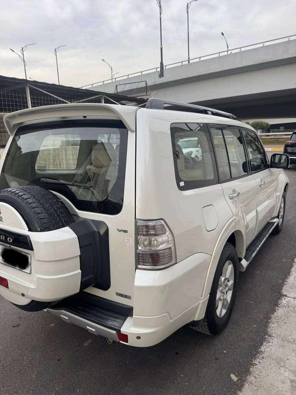 باجيرو ميتسوبيشي وكالة حبتور
باجيرو موديل 2010 رقم بغداد الانكليزي 

 السنوية بأسمي بحالة جيدة جدا

مكفولة من الصبغ والبارد والضربة 

والدعاميات والبلاستك بدون صبغ

مواصفات فول 1/1 

فتحة 

🥁🥁دمام

لايت زنون

حساسات خلفية

اشاير بلمري 

كشنات جلد 

تحكم ستيرن 

مري شفط 

كروز سرعة

تبريد ثلاث قطع 

7 راكب

ثلاجة 

كشنات جلد

نضام دفلوك

12سماعه 

AWX

4*4

السعر 154$

مكاني المنصور او علي الصالح

***********
