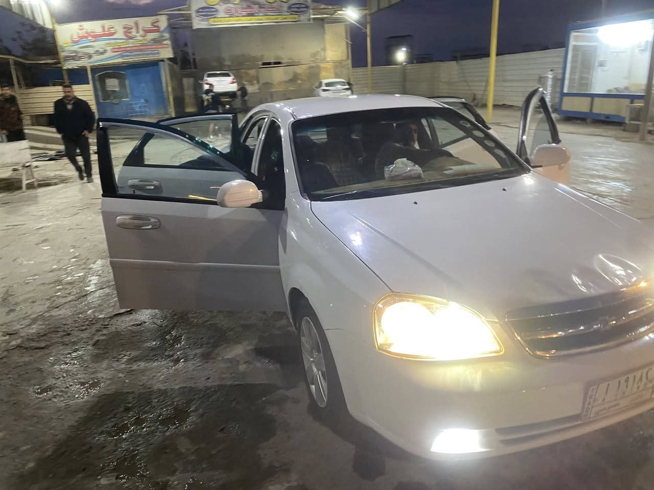 السلام عليكم أوبترا للبيع موديل ٢٠١٢ لون ابيضّ السياره جاهزه من كلشي رقم الأنبار مشروع وطني تحويل ثاني يوم مواصفات السياره گير بالشرط محرك بالشرط صدر جديد خلفي امامي تدفئه تبريد ويه السويج  شاشه كامره شد جديد  لايت زنون تخم تاير جديد الكهربائيات بالشرط كلها  من الدعائيه للدعاميه شغاله عنوان السياره صلاح الدين تكريت السعر المطلوب 79 وبيها مجال حگ الجيه    لتواصل  ***********
