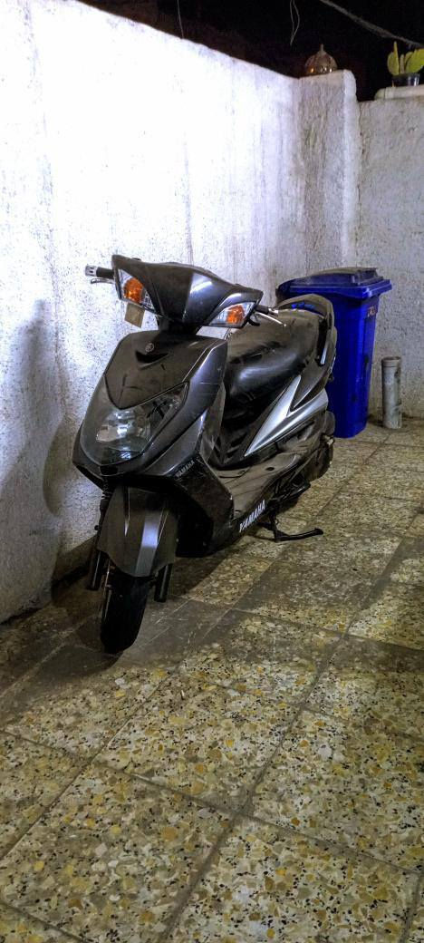 سلام عليكم سكنس فحل دراجة خير من الله كفرات ختم واحد داخل املح تخم تاير مكينة خير من الله  شلعة معدل خير من الله دراجة بيها كابريتر تعبانة  بس الباقي كلة بلاد ضفيرة ولا جطل بيها دراجة ما اطلع بيها مكاني البياع سعر ٥٥٠ وبيها مجال  بيها منفيس ***********
