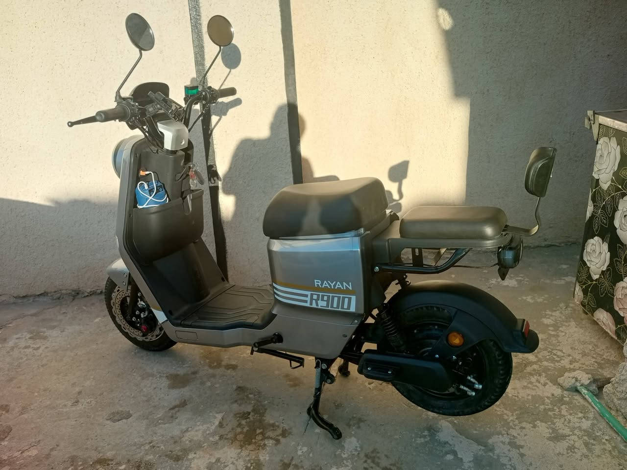 دراجه ريان R900 ماشية 260 كيلو
حجم الملف 1000W✅
نظام البريك دسك البريك الامامي وخلفي يعمل بنظام مانع انزلاق✅
عدد البطاريات 5كبيره 28-60v✅
حجم التاير 10/300✅
شاشه ايباد تحديد اعطال دبل اشاره ✅
شاحن لموبايل جهاز انذار مانع لسرقه ✅
ثلاث سرع  بريك هايدروليك ✅
دبل سويچ ✅ رجوع خلف R
قفلها 550 الف بدون عملة ( بغداد قضاء المحمودية) 
واتساب ***********
