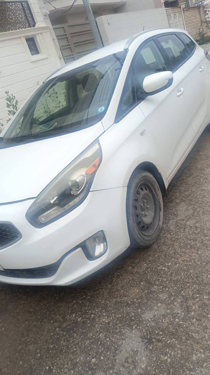 روندو 2016 كندي... اي تبديل مابيها فقط صبغ جاملغ. ابيض رقم بغداد باسمي مكانها كربلاء .. ***********
