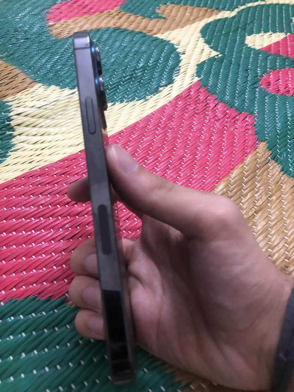 ايفون 13برو ماكس امريكي ذاكره256نضيف مكفول بطاريه78سعر625وبي مجال مكان بغداد***********

