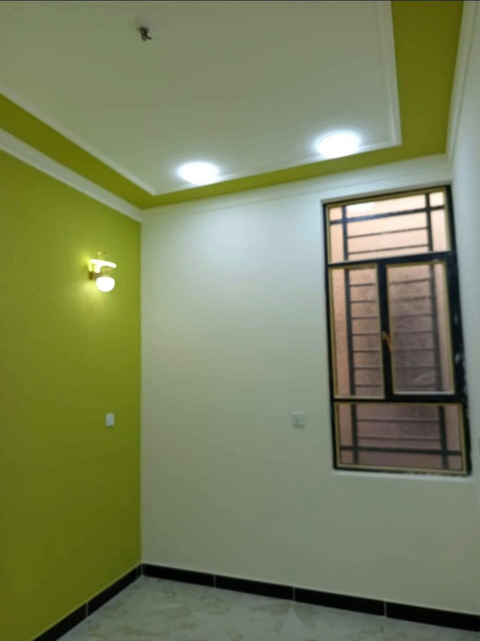 🔥 فرصة حقيقية للسكن أو الاستثمار 🔥
دار حديث للبيع زيرو بناء
📐 المساحة: 80 متر
📍 الموقع: القاهرة – قريب جدًا من جسر البنوك
🔹 الدور الأول:
طرمة + استقبال مريح
مطبخ كبير
حمام / خدمات
غرفة نوم
🔹 الدور الثاني:
3 غرف نوم
حمام / خدمات
➕ سطحين
الدار تشطيب حديث وجاهزة للسكن فورًا
📞 للاستفسار الجاد يرجى الاتصال
***********
