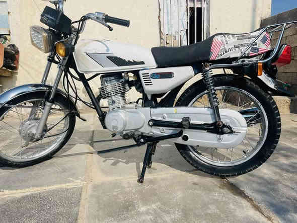 دراجه نوع نامه باب ثاني موديل ٢٠٢١ محرك مكفول برغي مامفتوح بيه السعر ٤٥٠وبيه مجال مكفوله عشارين المكان المجر الكبير ناحيه العدل وهذه رقمي ***********
