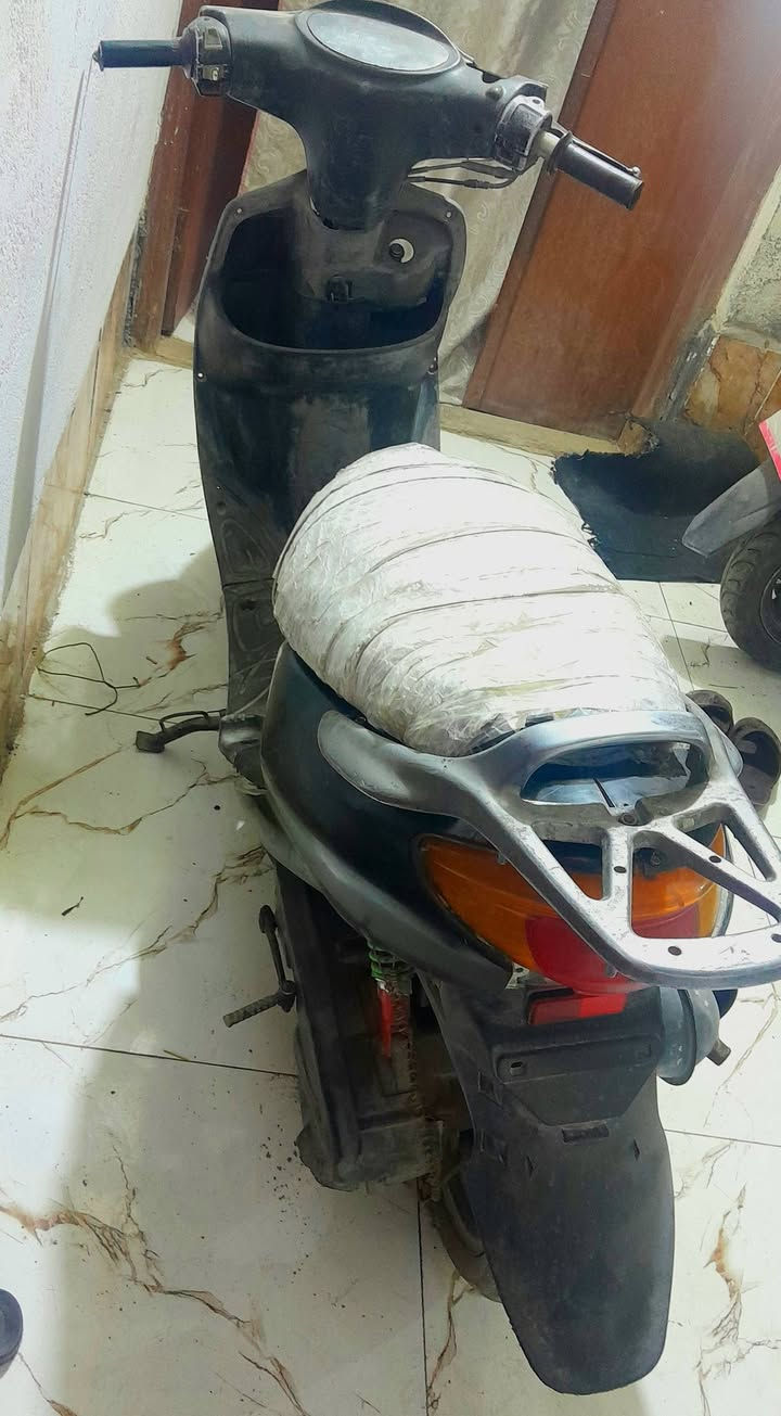 سلام عليكم دراجه اكزز لبيع عوزها كفر كدام وبيها خربطه قليله بل كابريتر سعرها 150وبيها مجال مكاني ناصريه بل تظحيه  *********** واتساب
