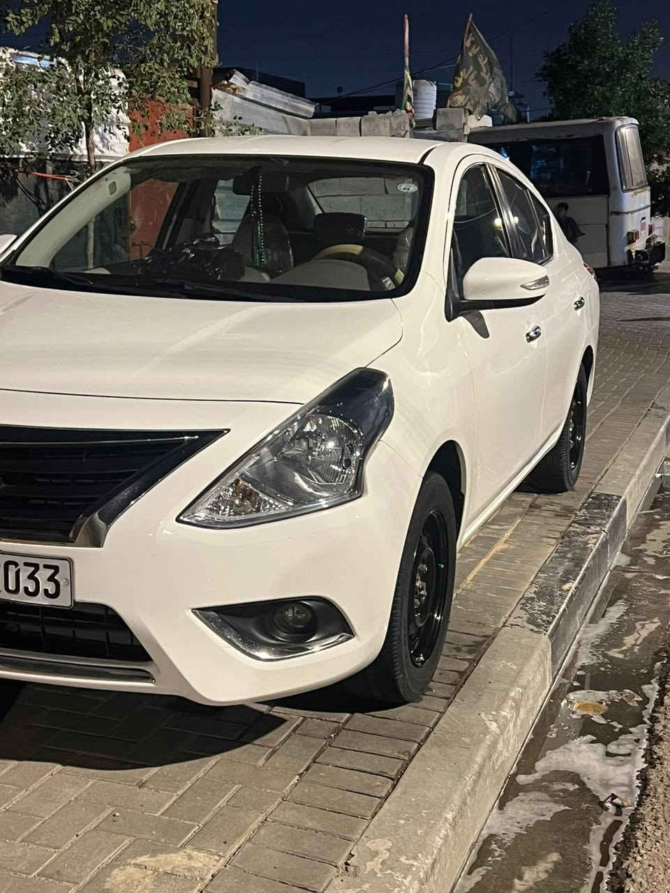 السلام عليكم للبيع نيسان سني مديل 2025 كفالى عامة بسم شركة سعر 125رقم *********** واتساب *********** عنواني البصرة القبلة حي الشهداء
