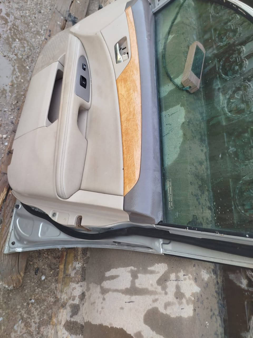 السلام عليكم بيبان افلون اربع قطع لبيع كفاله مكان الديوانية سعر خاص ***********
