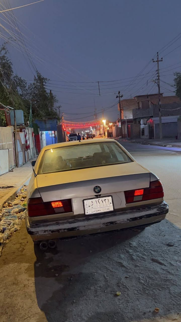 ه سلام عليكم للبيع بي ام 75 مستعجل سعر 20 من اخير محرك نضيف تبريد شغال سياره حيل حلوه صدر جديد غرفه 
حلوه  كير كايم تخم تاير كربائيات كلاها شغلا مكان البقداد
للستفسار ***********
