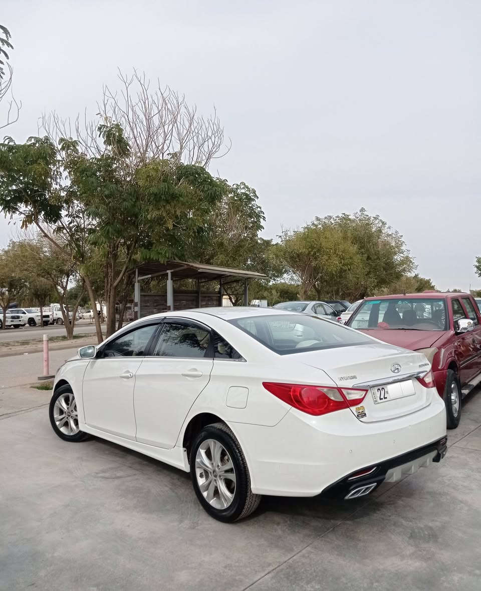 HYUNDAI SONATA 2012
بِسْمِ اللهِ الرَّحْمَنِ الرَّحِيْم
عربي / كوردى 
عربي 
هيونداي سوناتا موديل ٢٠١٢ خليجي داخل أصفر السونار موجود بصور ماشيه ( ١٧٠ ) ألف كم كير والمحرك بشرط رقم اربيل هزة و سنوية جديد  بشرط تحويل سيارة جاهزة و بدون نقص .

المحرك مرغوب : ٤سلندر - دووش - ٢٤٠٠
مكان : كلار - سليمانية 
سعر : ( ١١٩ ) ورقة 💸 
رقم تلفون : ( *********** ) 

کوردی 
هیۆندای سۆناتا مۆدێل 2012 خەلیجی ناو زەرد سۆنەرم داناوە ( 170 ) هەزار کم ڕۆیشتوە گێڕ و مەکینەی بەشەرت ژمارە هەولێر هەزە و سەنەوی نوێیە سەیارەیەکی خاوێن و بێ مەسرەفە .

مەکینە مەرغوب : 4بستۆن - دووش - 2400 

شوێن : کەلار - سلێمانی 
نرخ : ( 119 ) گەڵا 💸 
ژ.م : ( *********** )
