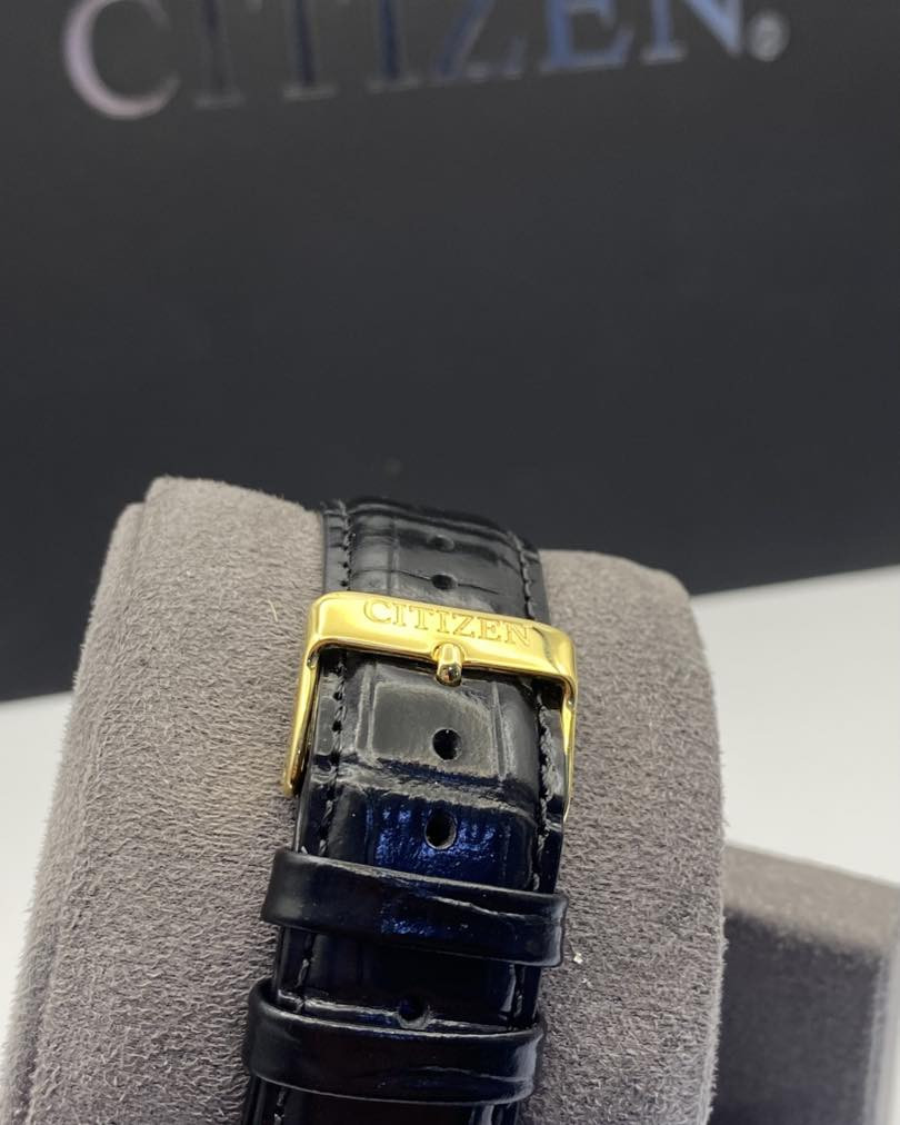 CITIZEN
الوحيدة بالعالم 
مينا رسم يدوي 
لوحة فنية فريدة و مُميزة جدًا 
قطر ٤٢ 
كوارتز 
بلادية بالكامل


**إذا كنت صاحب هذا الإعلان وتريد حذفه لأي سبب، رجاءا أرسل رسالة إلى الدعم الفني**