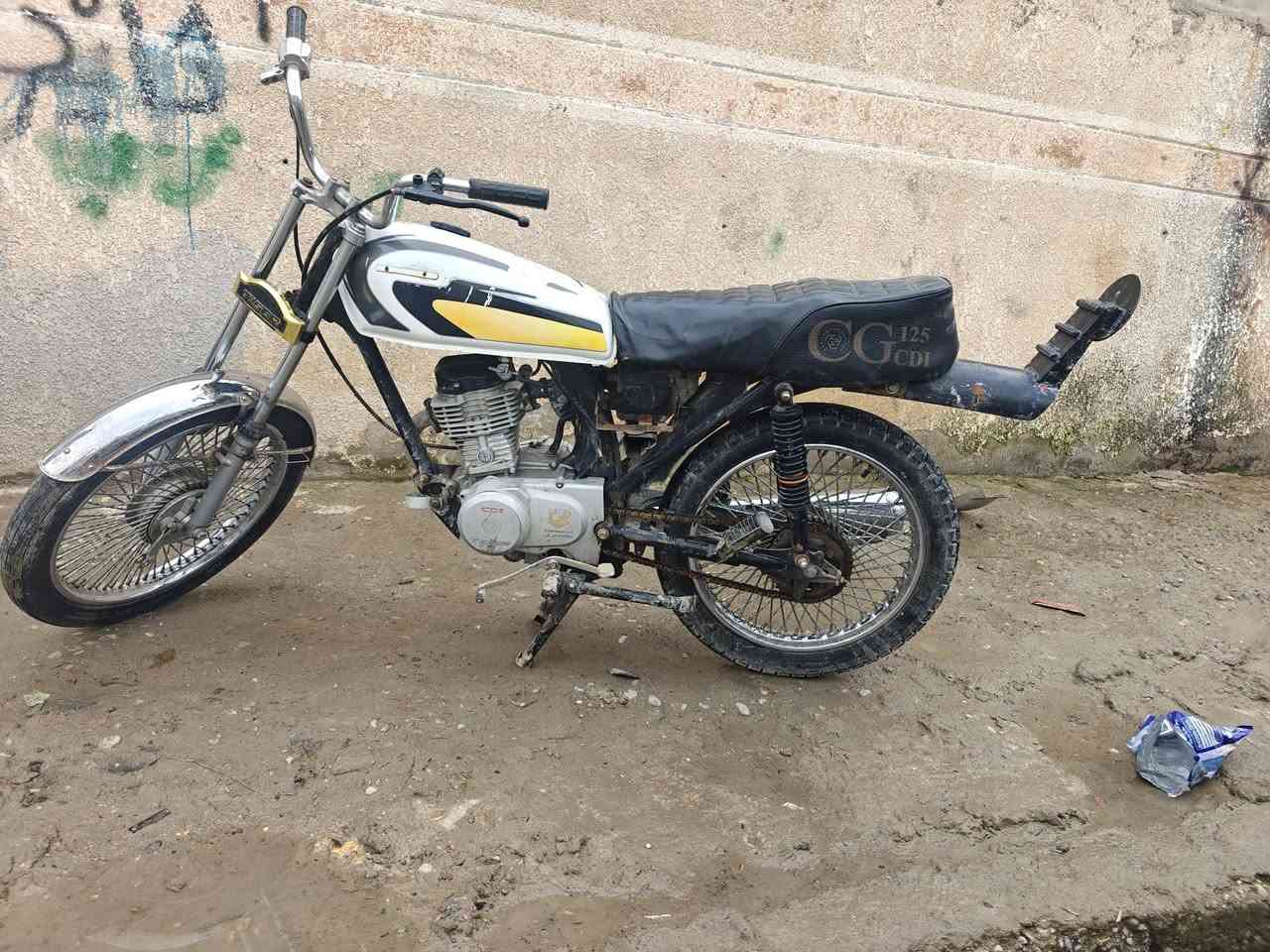 تايكر موديل 20سعر 210وبيه مجال قليل استفسار 0781 685 7614
