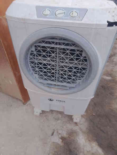 من رخصة الادمن 
مبردات عدد4 وكونفيرات عدد2 كلهم عل. الفحص وميز حديد كلهم السعر250الف 
حله شارع 60
***********
***********
