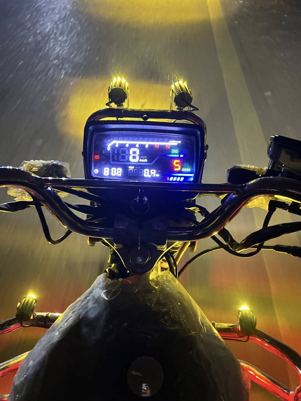 السلام عليكم سيفان موديل24 نضافته100/100محرك بلادي ممفتوح كهربائيات كله شغاله السعر 750وبيه مجال شي قليل العنوان قضاء الخالديه***********
