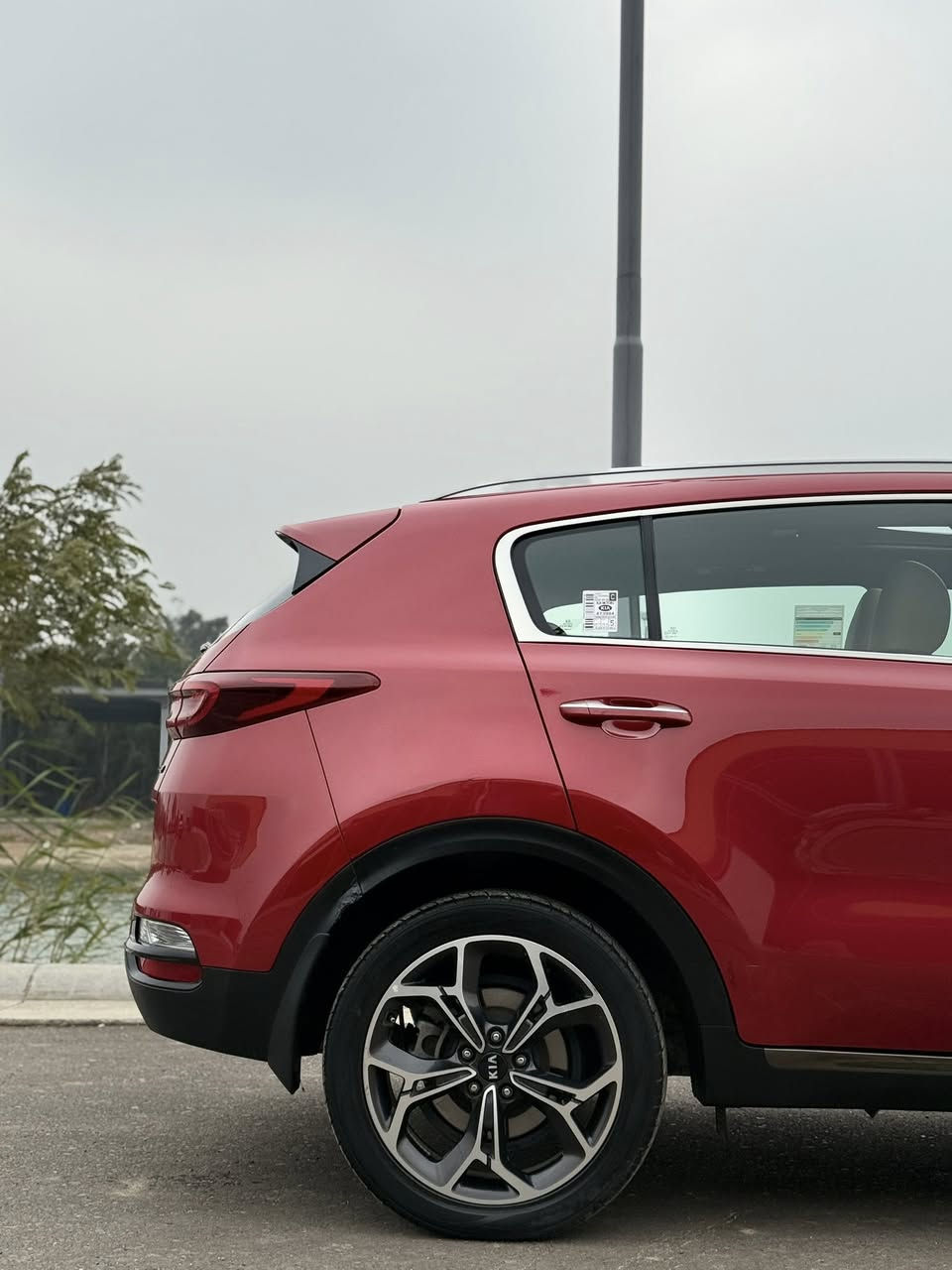 سلام عليكم اتصال فقط!
سبورتج جيتي لاين اعلئ فئه 2020خليجي
سيارة جديدة جدا كفاله عامة من كلشي عدا بارد بسيط.موضح بل سونار كدامك 
 فول مواصفات   
ماشيه ٧٠ الف كيلو 

المواصفات :

محرك الفين دوش 
بصمه + تشغيل عن بعد 
بنوراما 
هاندر بريك بصمه + اوتو هولد + مانع نزلاق + مانع نحدار + مود درايف 
صندوك كهرباء + ذكي 
شاشه نفكيشن + كامره داورة
تبريد بيانو + مناخي 
كراسي جلد + كراسي كهرباء 
شاحن واير ليس للهاتف نقال 
بكلايت لد + لد نهاري زينون + بروجكتر زينون 
8 ايرباك 
دركة حرف D
حساس امامي + حساس خلفي + حساس مطر + حساس لايت 
تبريد قطعتين 
ويل كب كبير
نيكلات دوس كروم 
رقم بغداد الدولي جديد بسمي 
تحويل ثاني يوم 
السعر (205) وبيه مجال 
مكان السياره بغداد
الشراي يتصل غير متواجد الفيس  
        ***********
