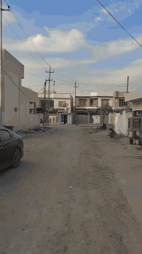 مشتمل طابقين ركن على شارعين امام ساحة
المساحة الكلية 130 متر
واجهة ١٠ متر والنزال ١٣ متر 
البيت كامل مكمل فقط عايزة سيراميك ارضية ولبخ الواجهة
قريب جداً من شارع الحولي المثنى بضهر الشارع والبيت زيرو وشغل شرط درجة اولى وعل فحص من كهربائيات ومجاري ومن كلشي وسند ٢٥ تحويل ثاني يوم
بيت واجهة تخبل وعالي عن الشارع
والمنهولات كلهن خارج البيت
السعر ٨٥ والشراي يتصل
ورجاءا البيت مو شغل شلون ماجان حتى تكسر بسعره وما كملته بسبب الضائقة المالية
***********
