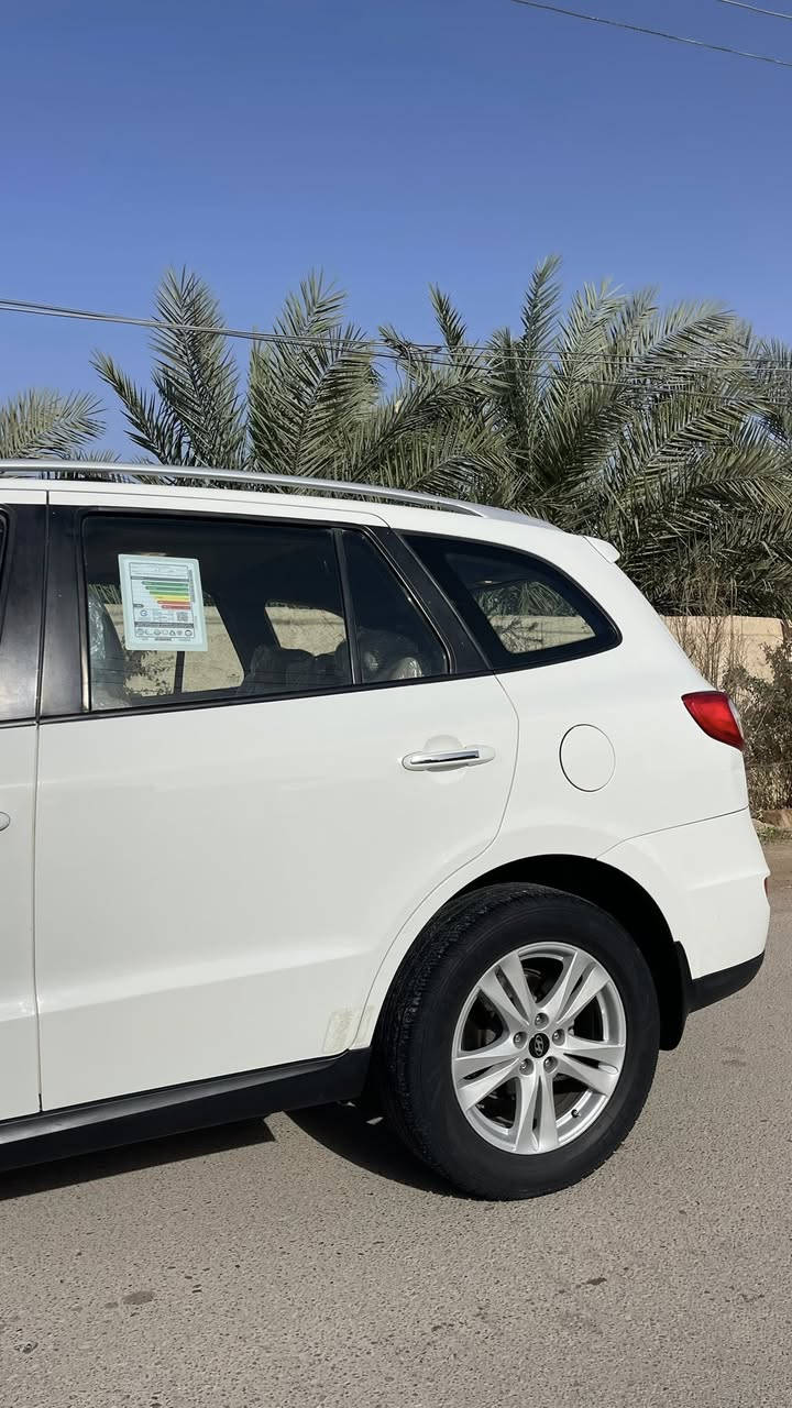 سنتافي 2011 خليجي رقم بغداد دولي تحويل مباشر فول مواصفات عدى البصمه تحكم ستيرن فتحه سقف سبعه راكب محرك 6 سلندر لا تنقيص ولا تبخير ثلاث قطع تبريد تبريد ثلج تدفئه نار جاهزه من كل شيء السياره ما بيها اي نقص اشاير مري حساسات خلفيه بيها شبرين بلباب فقط موضحات بصوره الباقي مكفول السعر ١٥٥ وبيها مجال
مكانها صلاح الدين الضلوعيه  :*********** متواجد واتساب
