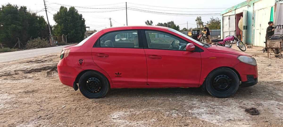 فلاوين قادسية.  2013راعيها بدوانية
مكفوله من التبديل وضربة ماشيه 105 k تبريد ثلج منظومة كاملة كهربائات سنتر. شاشه نبثري 
سياره قبل شهر مبدل راديتر اصلي  وسلف 
وباور حاويه الاصلي وتايرات زوج. حدادية 70% مجهزها
سيارة ناعمة وحلوه لاتخربط ولابيها نقوصات. مامتعبها فقط دوام سنويه نافذه ستوها
 اخوان السعر مناسب 
*********** واتس
 اتصل واتساب رقم 
او مراسلة.
