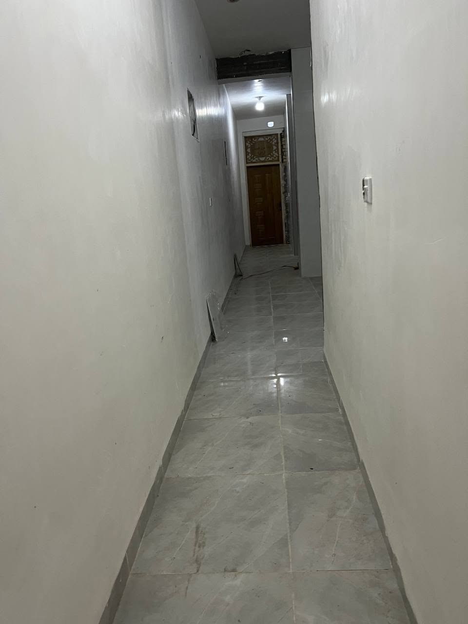 🏡 دار للإيجار 🏡
📍 العنوان: حلة – التاجيه _
📐 المساحة: 110 متر
✅ تحتوي على: 🛏️ غرفة نوم
🛋️ هول
🚪 استقبال
🍽️ مطبخ
🚿 صحيات
🌃 غرفة نوم
للاستفسار الاتصال على الرقم
***********
