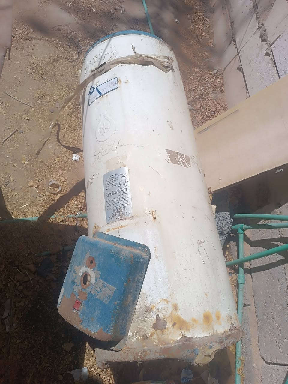غراض بيت للبيع كلهن شغالات على الفحص
التانكي ابو 500 شرط النضافة سعره 50 وبي مجال بسيط 
الطباخ شغال بس 3 عيون يشتغلن سعره 50 وبي مجال بسيط 
التنور شغال على الفحص سعره 35 وبي مجال بسيط 
السخان شغال نوعية برفاب الأصلي سعره 35 وبي مجال بسيط 
عربانة سعرها 25 وبيها مجال قليل الشراي خاص 
مكاني نجف جديدة الرابعة هذا رقمي ***********
