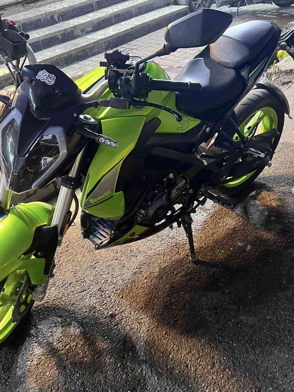 السلام عليكم دراجة بنلي 180cc
الدراجة استعمال شخصي 

السعر 3500 بيهة مجال بسيط 

الدراجة نضيفة بس مستعجل على بيعهة 

الرقم اربيل التحويل ثاني يوم 

هذا رقمي ***********
