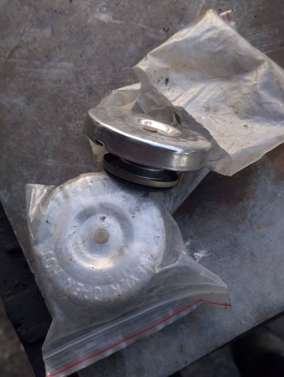 سلام عليكم شباب اليوم سوينه عروض بهاي الغراض الي بل صورى لاستيك فرممه 25 لاستيك رباط 15فلتر دهن 5قبق راديتر 5الدبلات الخلفية ام ال40سويناه 30القواعد دبل الخلفي ام ال40سويناهة 30وليريد خدمه توصيل موجود تحياتي لجميع 
***********
