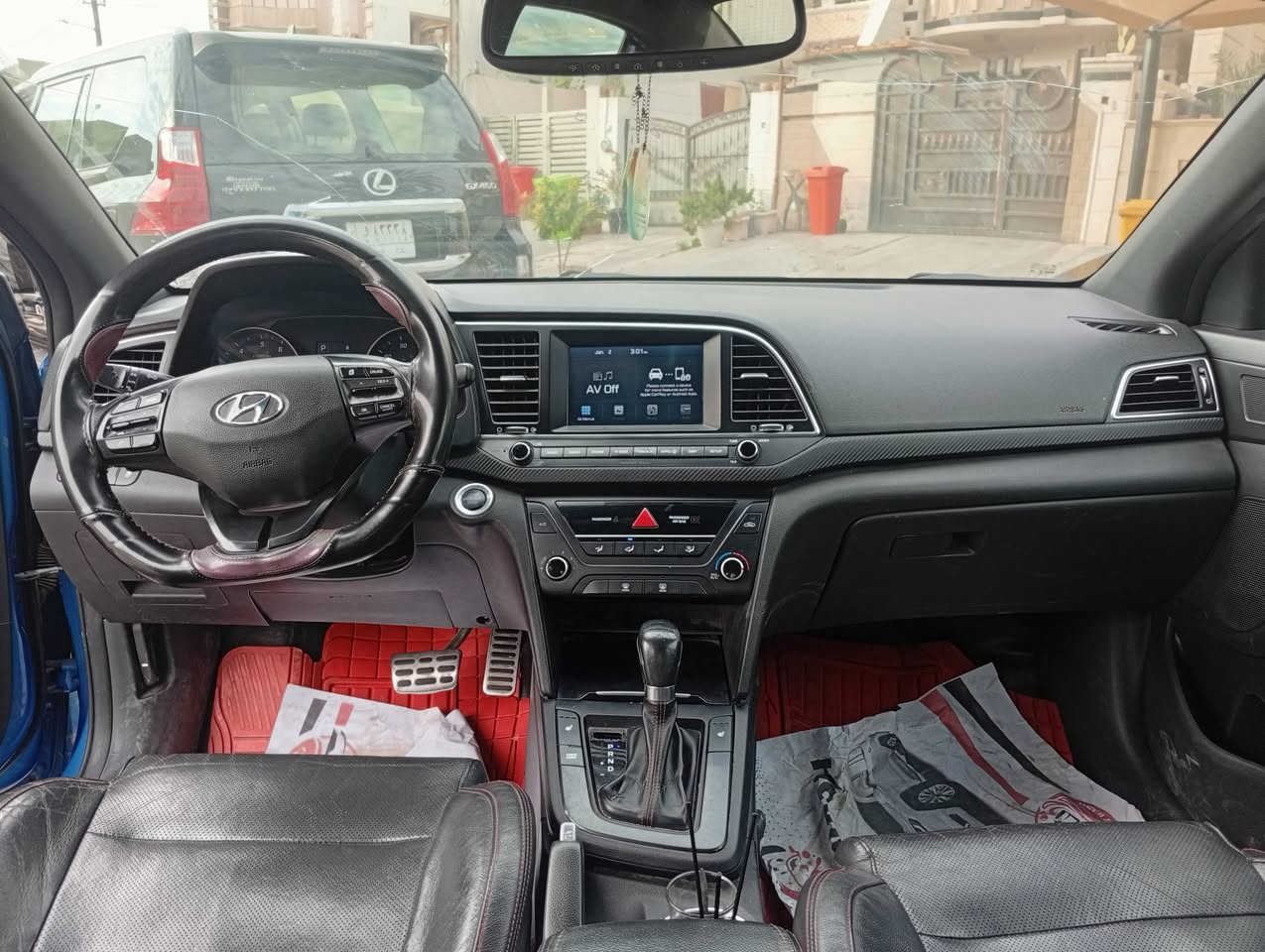 النترا موديل 2018  sport محرك تيربو بيه 3 قطع السيارة كامله تخم تأير جديد فقط دبلات اماميه 
المواصفات 
نقطه عمياء 
تدفئ بالكشنات
فتحه سقف 
كاميرا خلفيه 
بصمه
للبيع او مراوس للاستفسار ***********
السعر 120 وبيه مجال
