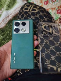 اسلام عليكم نوت ٤٠ برو بلاص ١٢،+١٢ جديد ٢٢٥ الف العنوان بقداد 07741450...