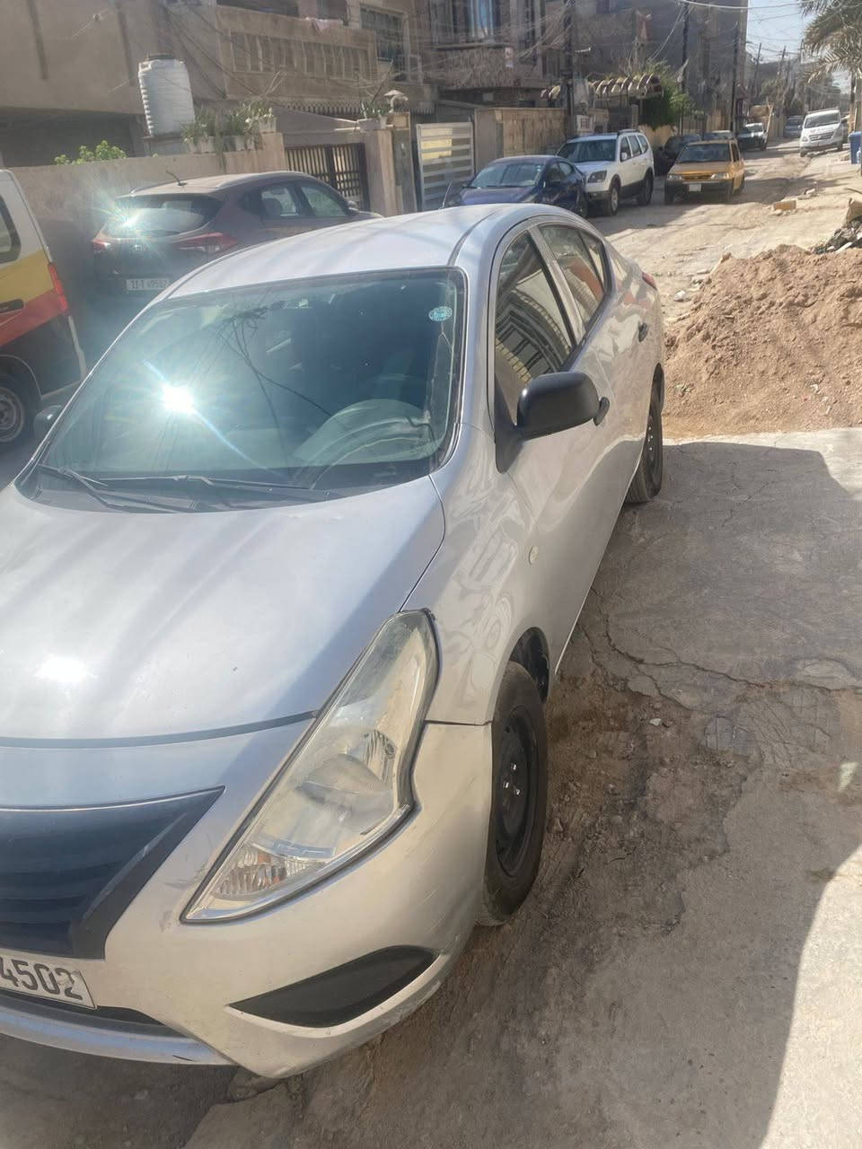 سني هندي 2018 ماشيه 164 اربيل باسمي بيها صبغ 3قطع بدون داخل جملاغات خلفيه وبنيد 
السعر 83 وبيها مجال للاتصال ***********
