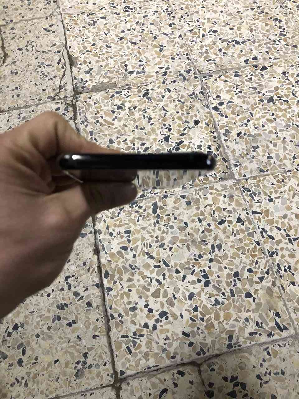 السلام عليكم 
ايفون 11برو ماكس للبيع 
فقط فطر بل شاشه ما ماثر على المس كله شغال نورمال 
ذاكره 256
بطاريه 95
جهاز كلش نضيف 
السعر 260 وبي مجال بسيط 
***********
واتساب + اتصال
