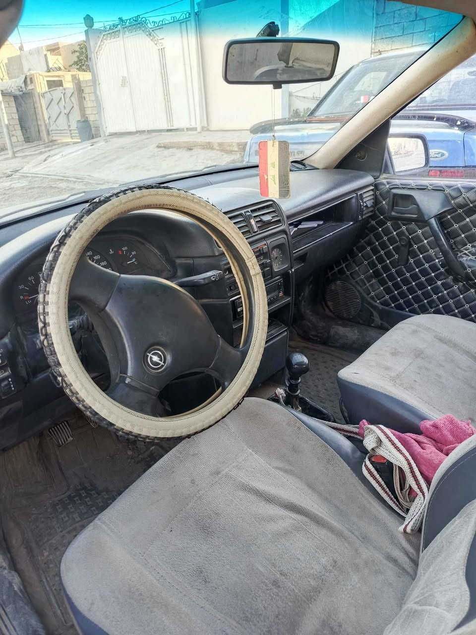 اوبل فكترا موديل 91 حجم 16 دفتر بانزين بيه لا صرف ولا بخار شرط التحويل محرك كير شرط سنويه إلى 28 مشروع وطني 
السعر 35 وبيها مجال 
مكان السياره كركوك حي العسكري 
للاستفسار *********** كركوك, العراق
