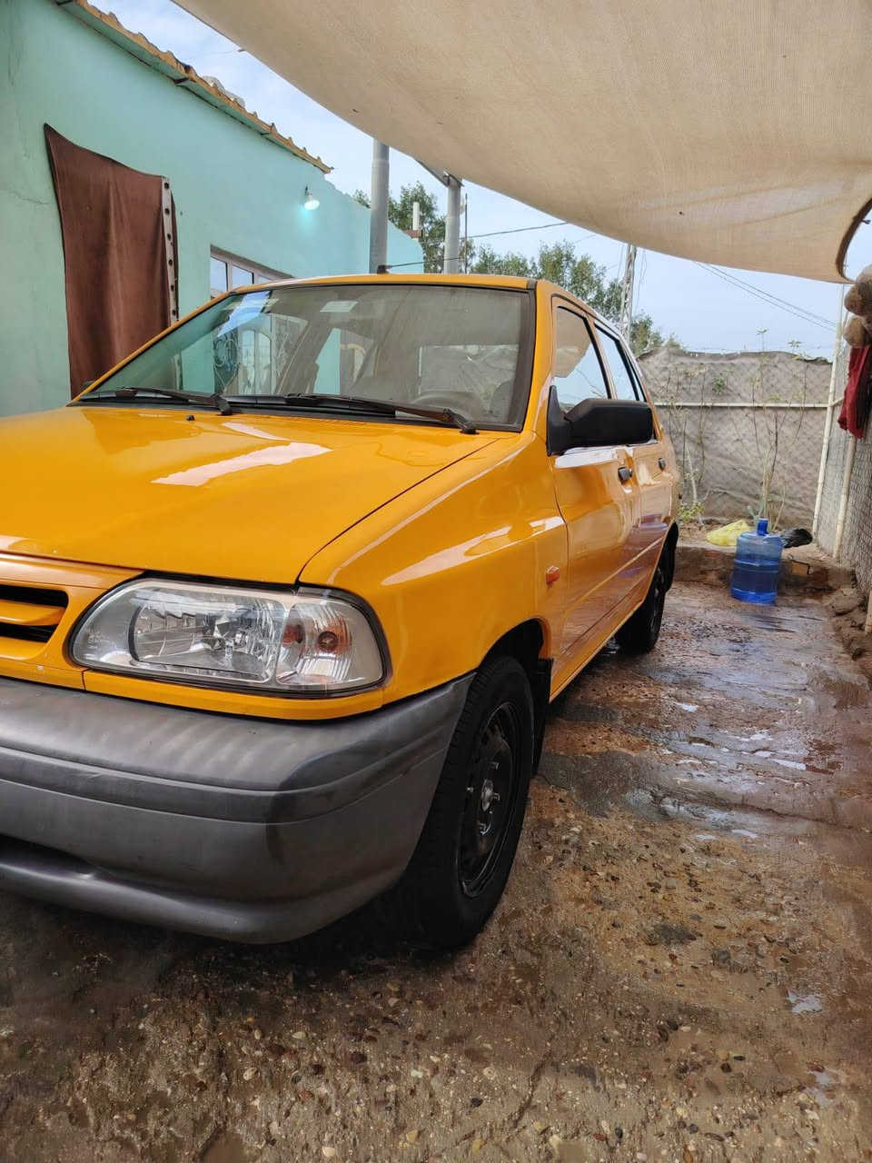 سلام عليكم سايبه 18 مكفوله كفاله عامه شواصي كفاله من زلغ مكينه وكير وحداديه تايرات كفاله رقم بغداد سياره عندي بيه وكاله عامه سياره  جديده كلش بمعناه لكلمه ومامتعوبه بديها كلش جديد مال 25 وصور مال ليوم ويشهد لعباس كامره عاديه لا ايفون ولا فلاتر سنويته صاقطه سياره تريده وراي تريده وراك وكلشي بلتفاق مراوس عادي اراوس سمند بارص فقط سعر سياره 48 وكلشي اكو بسوك  الاستفسار عرقم *********** مكان سياره ديوانيه مركز
