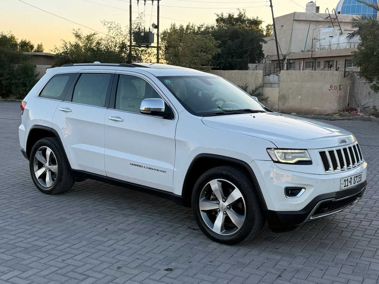 سلام عليكم
جيب خليجي  2014 لمتتد بلاص  معروفه مواصفاتها السياره فول الاخير حته جكات و جديدة جدآ ونضيفه جاهزه من كل شي 
السعر 239 مجال بصيط مكان السيارة  بغداد حي الجهاد دور الموضفين
الاستفسار اكثر اتصل***********

اربع أصابع صبغ بجاملغ اثر رصعه
