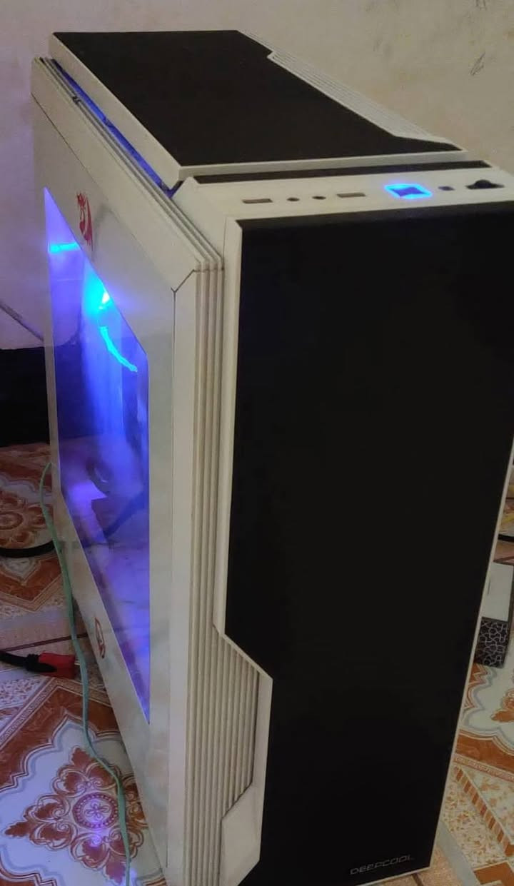 السلام عليكم حاسبه العاب ومونتاج 
تشغل كل الالعاب 
المواصفات
R5 3600
Msi Rtx 2060 ventus
Psu rocket  750 Gold
Ssd 120g klevv
Ram 2x ddr4 3200 croser Rgb
Hard 1t 
Case deepcool
motherboard asrock b450m-hdv

الشاشه 
Asus 24
144hz 1ms

الملحقات
 كيبورد razer blackwood
الماوس logitech g502
هيد سيت عادي
جويستك بلي فور شكل بلي فايف

الحاسبه نضيفه كلش 
مكاني الرمادي السعر 550 الف

واتساب 
 ***********
