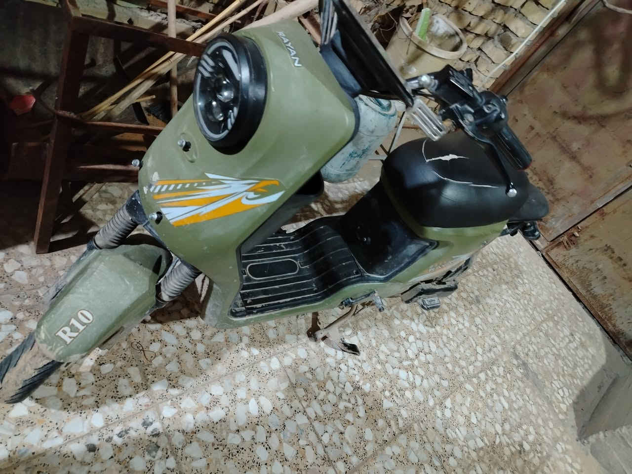 السلام عليكم ورحمة الله وبركاته
بايسكل شحن R10شركه ريان دبل اشاره بطاريات ٥ كبار ريان شاحنه ريان امرايات ويا السعر ٣٥٠
الرقم ***********
