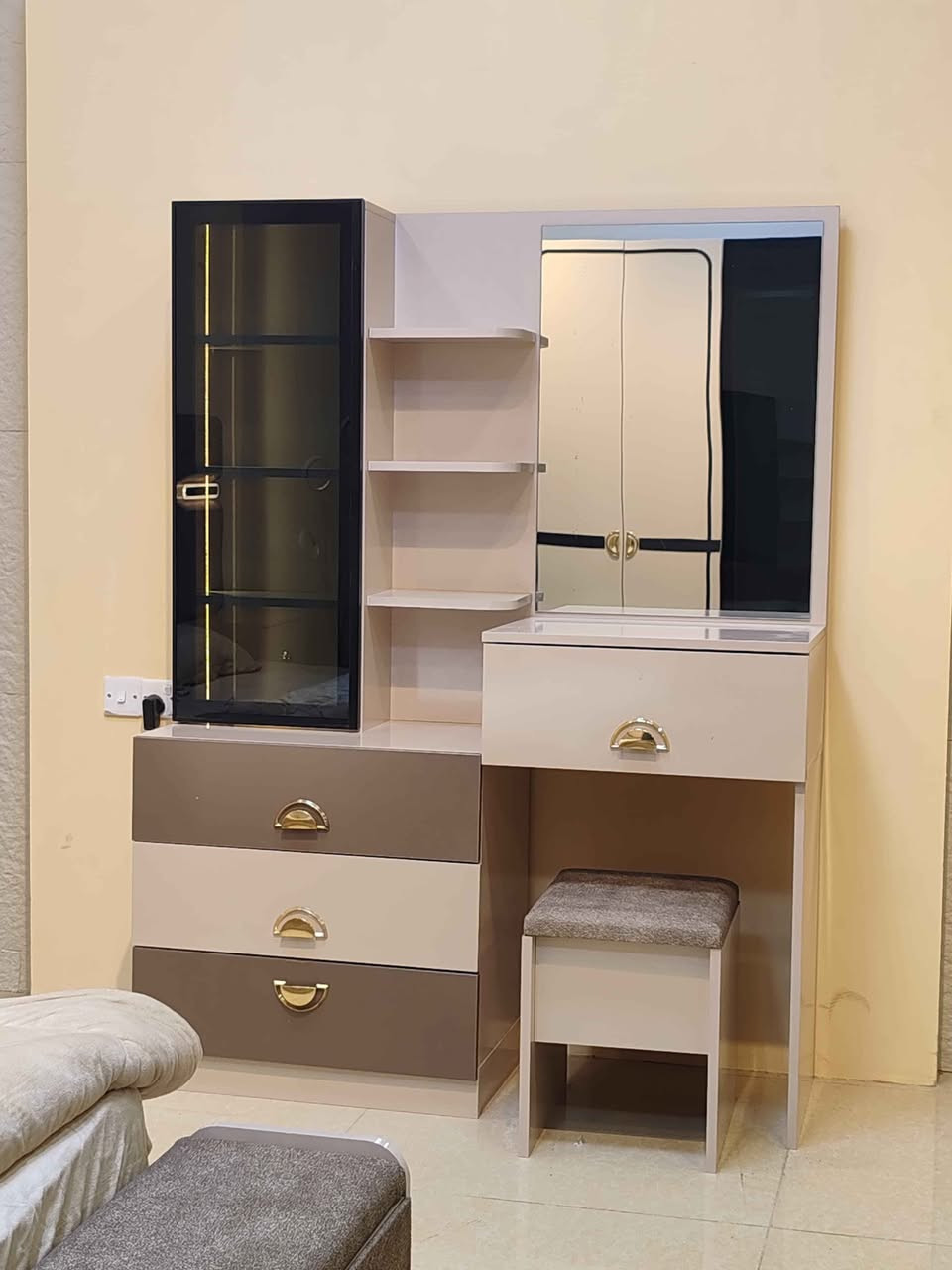 يوجد غرف نوم ١٠ قطع ونقل بيوت محافظات يوجد توصل على رقم هاتف الهندية, كربلاء


**إذا كنت صاحب هذا الإعلان وتريد حذفه لأي سبب، رجاءا أرسل رسالة إلى الدعم الفني**