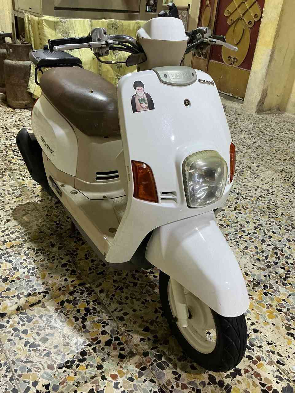 سلام عليكم للبيع ماكس بوليس الدراجه لون كريمي داخل حليبي كفاله عامه مكينه 49 بلاديه مامفتوحه كفرات ختم واحد ويه المكينه الدراجه كهرابئياتهه كلهه شغاله هندر سلف السعر مليون وميه الرقم *********** العنوان بصره
