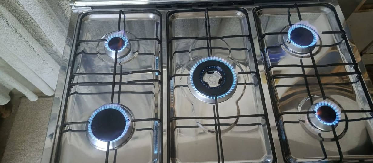 طباخ فريش مصري خمس عيون نظيفه حيل السعر على الخاص او اتصال على رقم ***********
