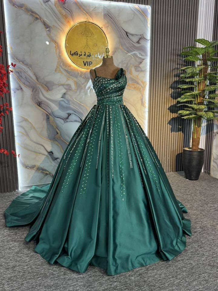 يعلن 🔥سنتر وازياء زهرة تركيا بيع 50بدلات الحنة والمهر 50 الف فقط بدلات نضيفة جدا منهم جديد غير مستخدم تصوير حقيقي عادي  
قياس فري سايز تعراضة وقيطان 
توصيل جميع المحافظات 
واتساب ***********
