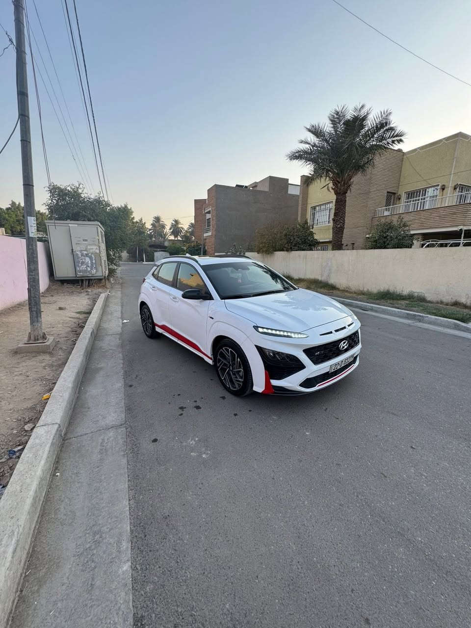 سلام عليكم 
هونداي كونا موديل 2023
السياره فول مواصفات 
فتحه 
بصمه 
كشنات تدفئه تبريد. 
ويل كب كروم 
السياره N 
حادثه كلش حلو جاملغ وباب بجم كبس بدون دواخل 
كلش حلوه السياره بل حقيقه 
السعر 164 
مكان السياره بغداد الصليخ 
*********** غير متواجد عل فيس
