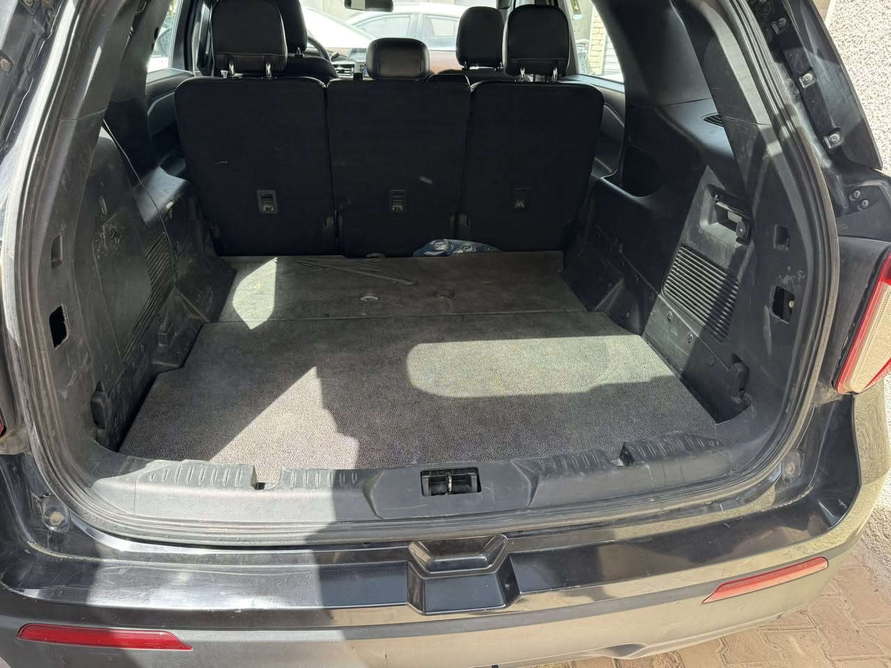 السلام عليكم 
فورد اكسبلورر موديل ٢٠٢٠ بوليسي
حادث دعاميه فقط 
مكينه ٦ سلندر
گير تعليگ
مواصفات البوليسي معروفه
٥ راكب
السعر١٥٠ 
مكان السيارة بغداد 
تفاصيل اكثر ***********
