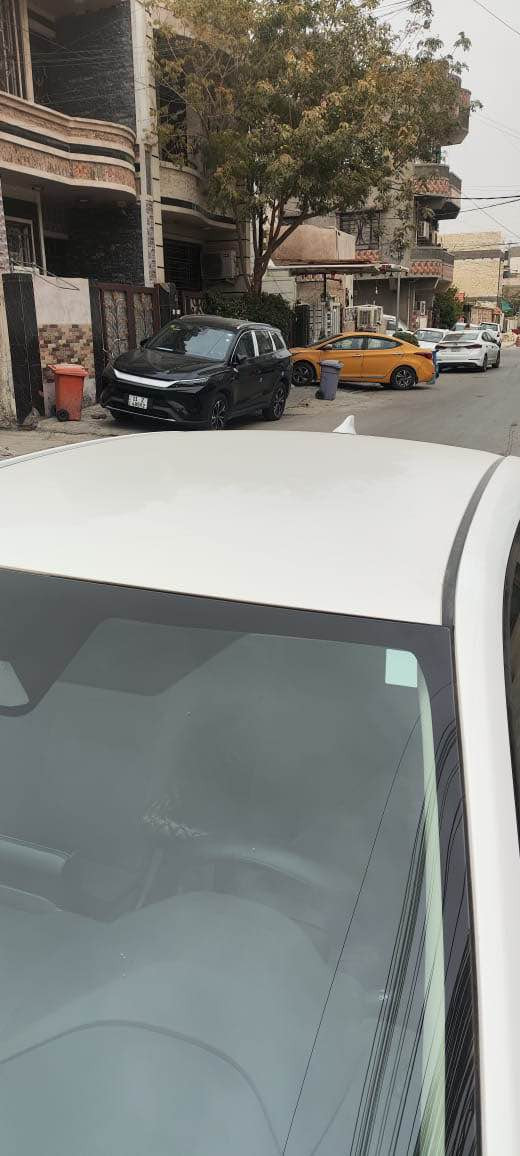 السلام عليكم 
 كورلا  2023 LE للبيع فقط
مكينة 1800 بانزين هايبرد ماشية 46 الف  
السياره جديده بمعنى الكلمه 
حادثها  الجاملغ 0باب خلفي راجع بارد 
ايرباك سليمة كلها لان ضربت جدا خفيفة 
صور الحادث مرفقة بالمنشور 
رادار امامي ‼️
تحديد مسار +سياقه ذاتيه 
مانع تصادم🚳 توقف ذاتي عند الاقتراب 🚶🏻‍♂️لدات اماميه LED
لايت زينون بلادي عالي ناصي
خرائط Gps📌كامره خلفيه 📷
تبريد لمس بيانو نطام🍃eco
هاند بريك بصمه كهرباء ⚡️
اوتو هولد ⭕️مانع انزلاق ⛔️
فول تحكمات ستيرن كروز مثبت سرعه
شاشة ظبط واعطال بل دشبول
منافذ USP/ 12V ⚡️
حساس اطارات 4 دسك
***********0علي 
مكاني اعظمية
سيارة بدون صبغ 
سعرها 165ورقة وبيها مجال 
صور حادثها موجودة ايضا بغداد, العراق
