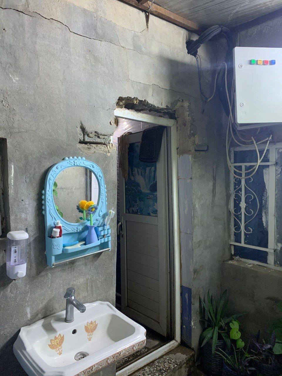 بيت للبيع حي طارق ورة معمل الغاز المساحة 107 رقم ***********
