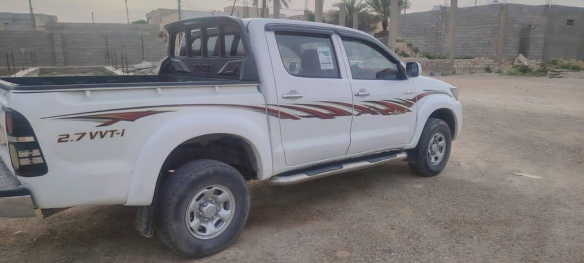 بيك اب 2013كير عادي بيها جاملغ وبنيد بدون دواخل الباقي مكفول السعر 170 ورقه ***********
