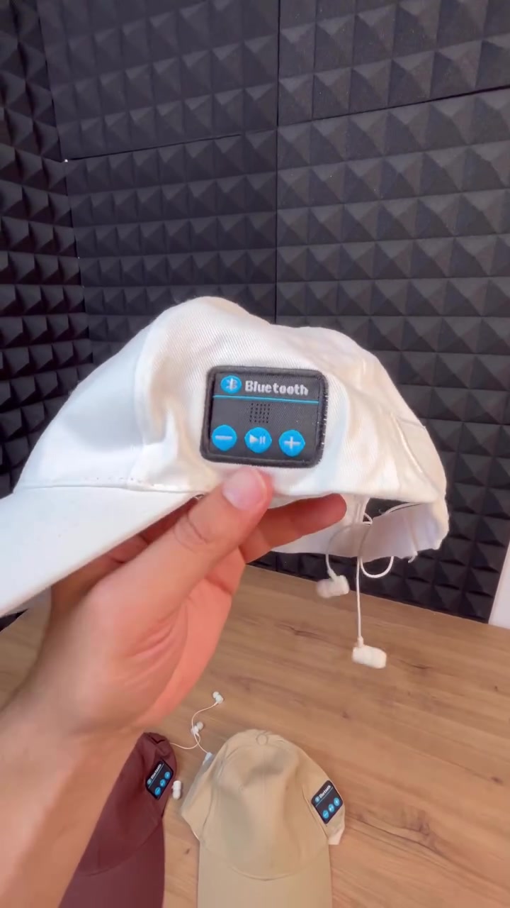 تبي تسمع أغانيك وترد على مكالماتك وأنت كاشخ ومرتاح؟ 🎧🧢
قبعة البلوتوث الذكية وصلت.. أناقة وتكنولوجيا بقطعة وحدة! 🔥

سماعات مدمجة بصوت نقي تغنيك عن أسلاك السماعات المزعجة ✨

بطارية جبارة تدوم لغاية 8 ساعات متواصلة وبشحنة وحدة بس 🦾

فيها لوحة تحكم جانبية لتبديل الأغاني والرد على الاتصالات بسهولة ✨

متوفرة بألوان مميزة تناسب ذوقك (أبيض، أزرق، بني، بيج) 💎

اطلبها الحين وخلي طلعاتك أمتع مع قبعة الموسيقى! 👇


**إذا كنت صاحب هذا الإعلان وتريد حذفه لأي سبب، رجاءا أرسل رسالة إلى الدعم الفني**