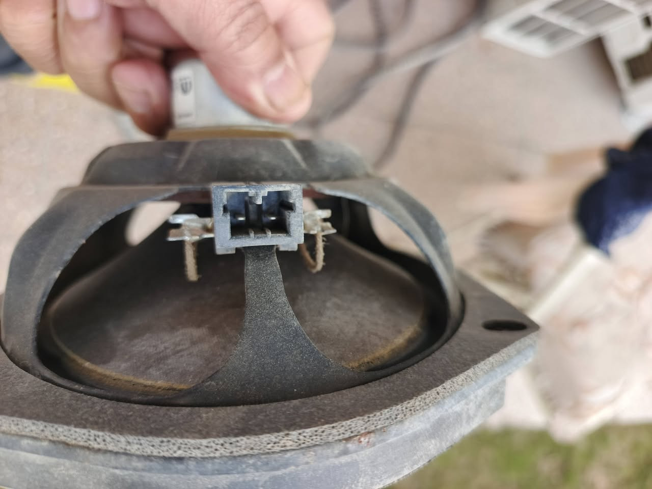 السلام عليكم اغراض جيب 5راكب للبيع الشكل الجديد بغداد حي الجهاد الشارقه***********
