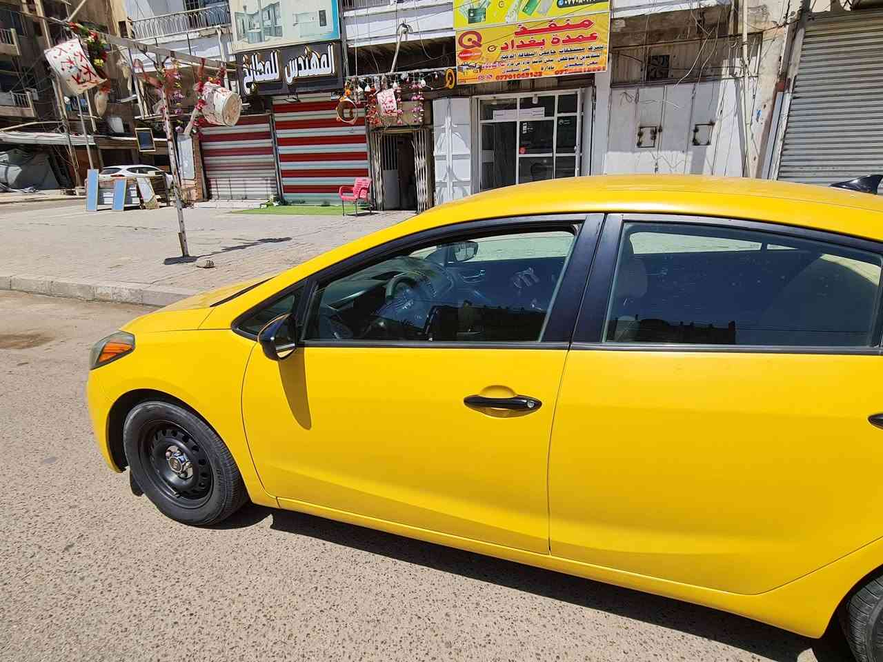 سلام عليكم فورتي وارد أمريكي 2014 محرك 1800 دوش منضومة غاز  حادث خفيف بل جاملغ الخلفي بدون ايرباك  منضومة تبريد جديده كير ومكينه مكفولاة سعر 108 وبيه مجال مكان الغدير رقم ***********

