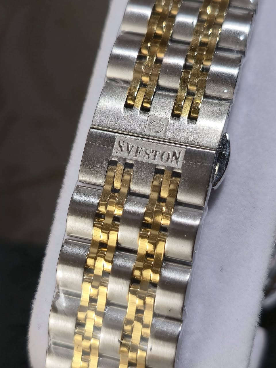 السلام عليكم شباب
للبيع ساعة Seveston أصلية وجديدة تمامًا! ⌚️✨ مكينة يابانية أصلية، كل السنترات شغالة، ومقاومة للماء لغاية 30 متر. كود الساعة موجود على الليبل. التوصيل متوفر لكل المحافظات بسعر 80 ألف دينار شامل التوصيل. تقدرون تبحثون عنها بالمواقع وتشوفون السعر بنفسكم! ومبارك على اللي ياخذها! 🎁


**إذا كنت صاحب هذا الإعلان وتريد حذفه لأي سبب، رجاءا أرسل رسالة إلى الدعم الفني**