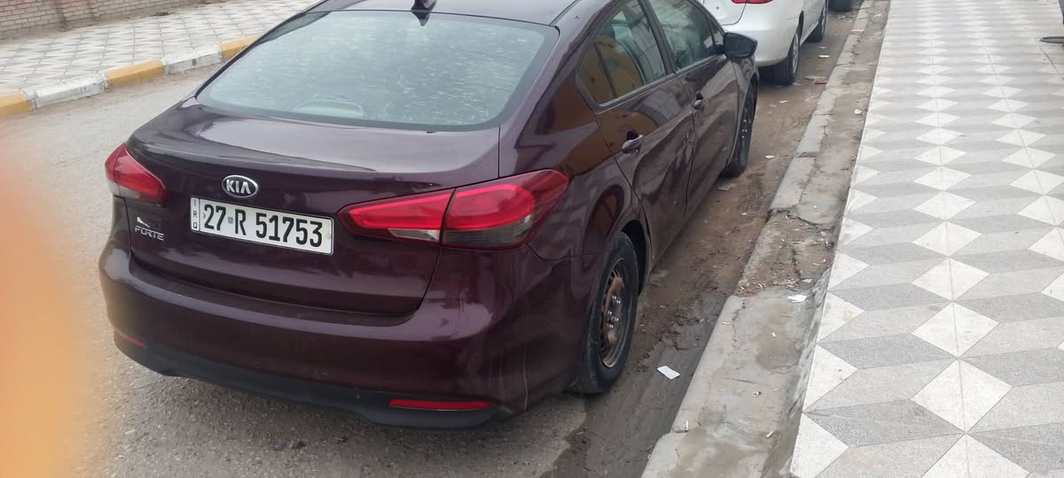السلام عليكم.فورتي مديل 2017 وارد امريكي بيه بس باب مفتوح  السياره تخم تاير جديد تبريد شغاله بسمي السياره   شاشه مكاني ناصرية السعره 118وبيه مجال بصيط رقمي*********** بيه واتساب
